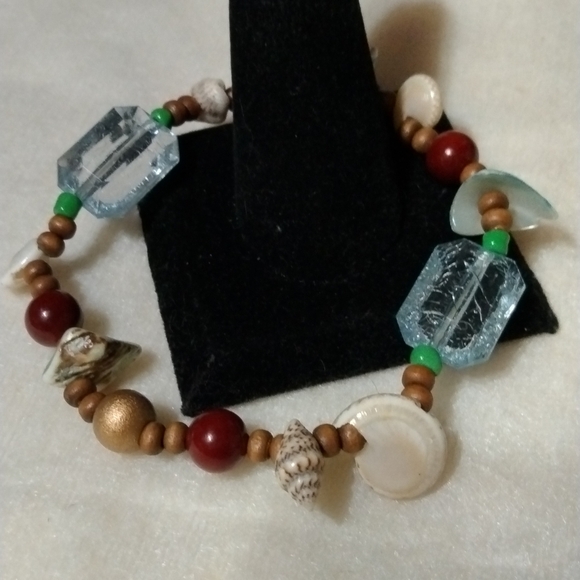 Shell and wood beaded bracelet handmade (sku 310) - Picture 2 of 4